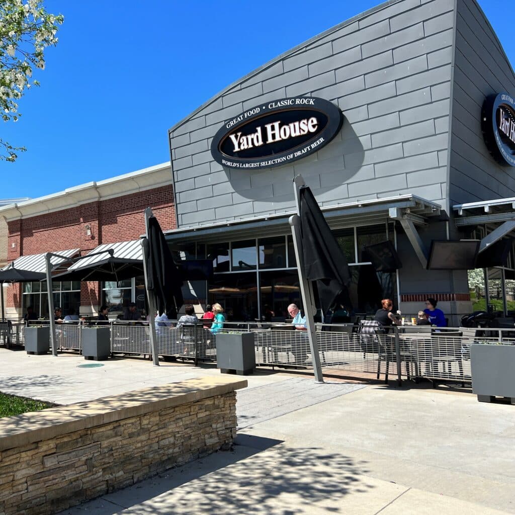 Yard House - Legends Outlets - Kansas City Kansas Restaurant - HappyCow