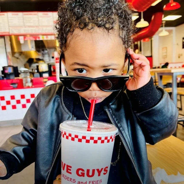 Serious about our burger business. No interviews, please. @fiveguys ⁠
⁠
(📸: @quan.o_o)⁠